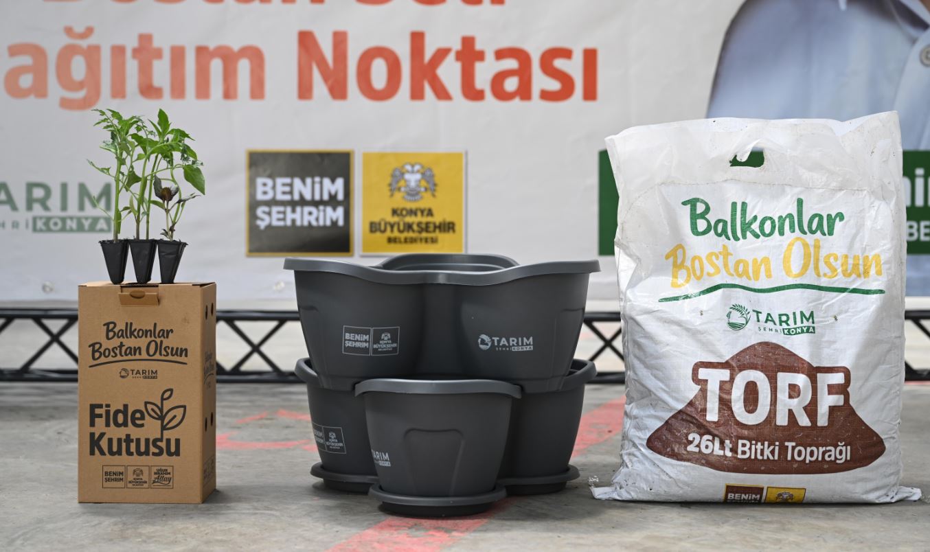 Konya Büyükşehir “Balkonlar Bostan Olsun” projesinde bostan setlerinin dağıtımına başladı