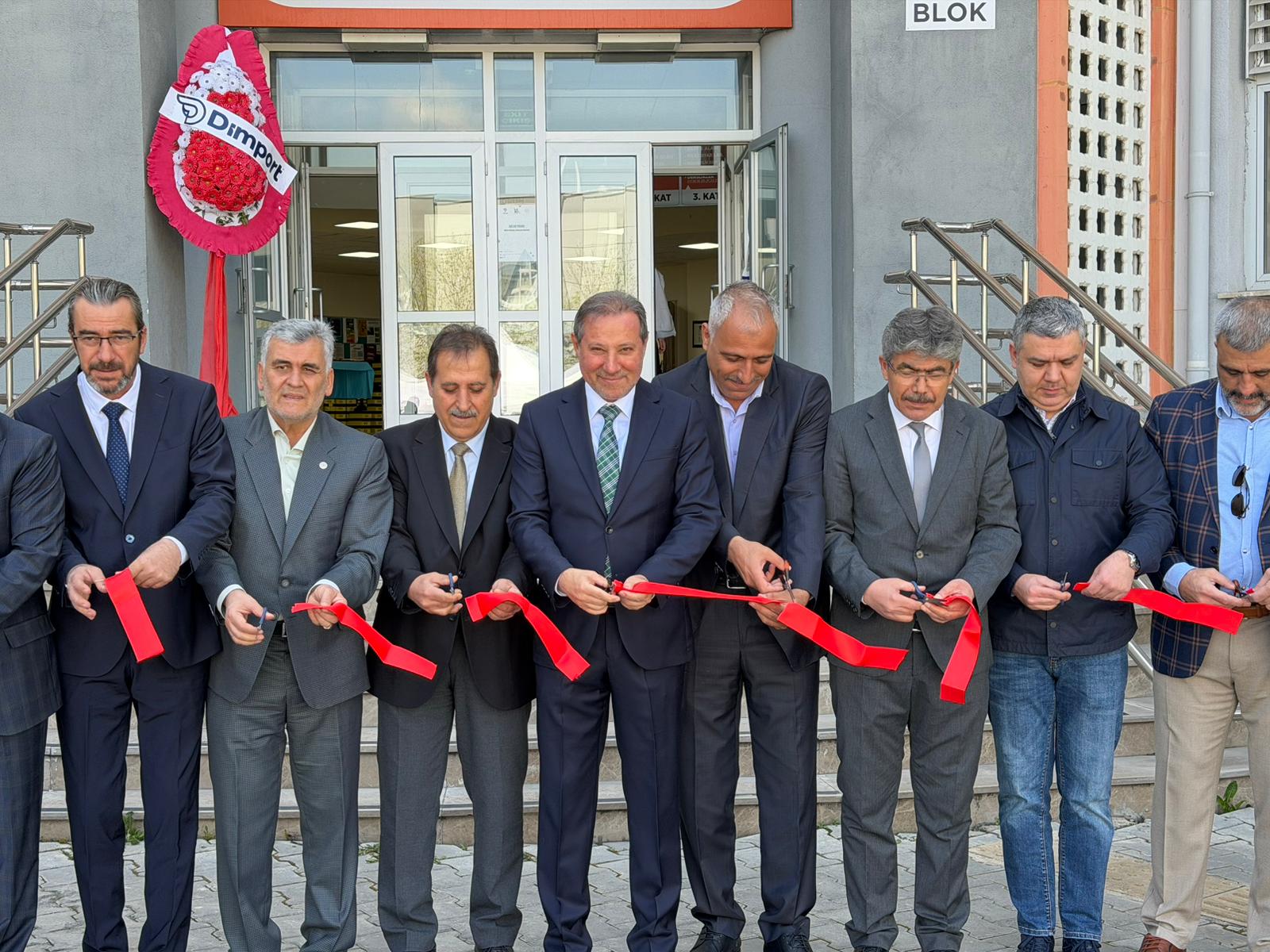 Konya'da Aykent Mesleki ve Teknik Anadolu Lisesi Yararına Ayakkabı ve Çanta Kermesi Açıldı