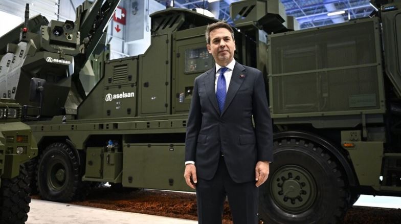 Enerji ve Tabii Kaynaklar Bakanı Bayraktar, SAHA 2026'yı ziyaret etti