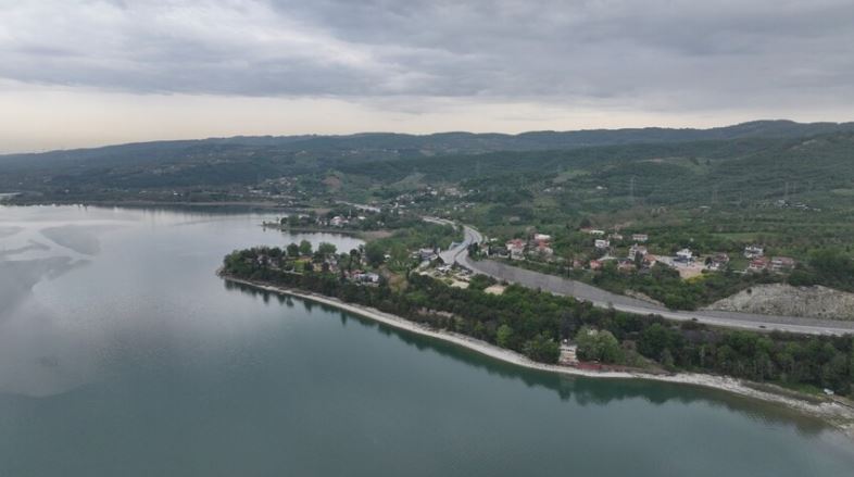 Sapanca Gölü'nün seviyesi yağışların etkisiyle kritik eşikten kurtuldu