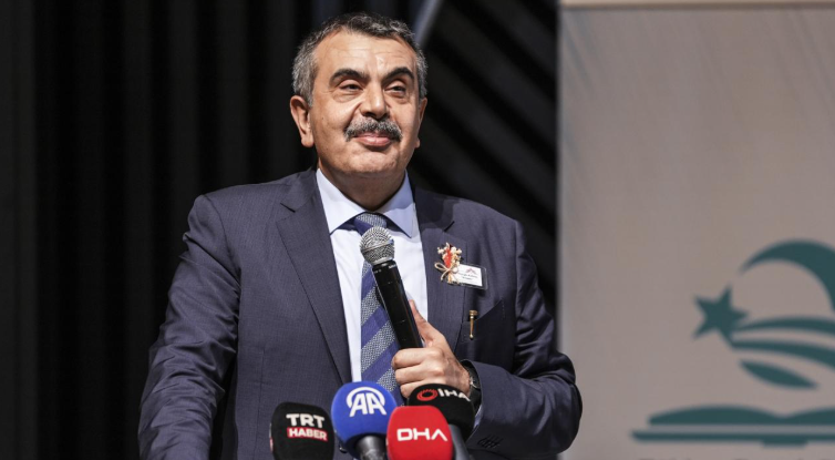 Bakan Tekin: Çocuklarımıza milli şuur kazandırıyoruz