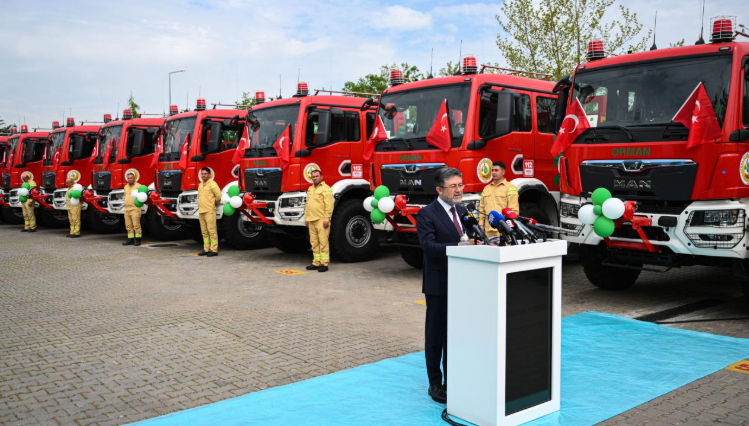 Orman yangınlarıyla mücadelede yeni araçlar görev yerlerine uğurlandı