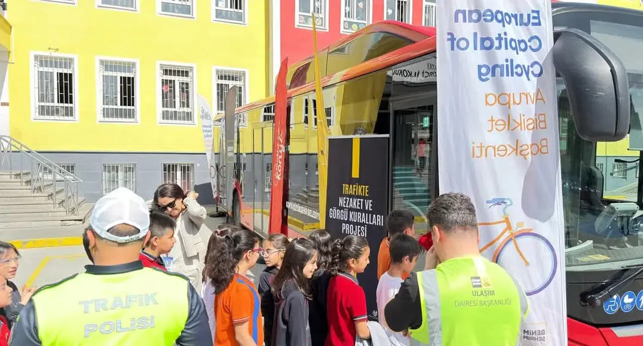 Konya’da örnek çalışma: Nezaket Otobüsü öğrencilerle