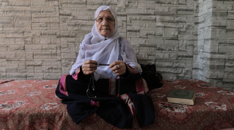 Nekbe'nin canlı şahidi 89 yaşındaki Filistinli kadın, yıllar sonra Gazze'de aynı acıları tekrar yaşıyor KISALT