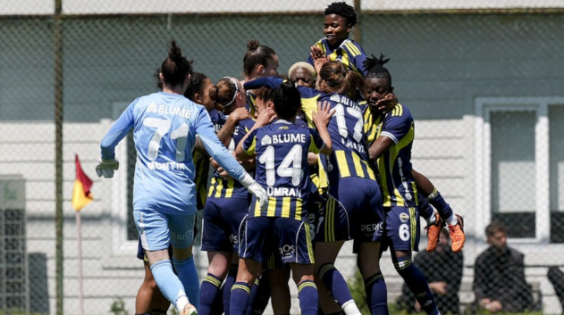 Fenerbahçe kadın futbol takımı, şampiyonluk kupasını Chobani Stadı'nda alacak