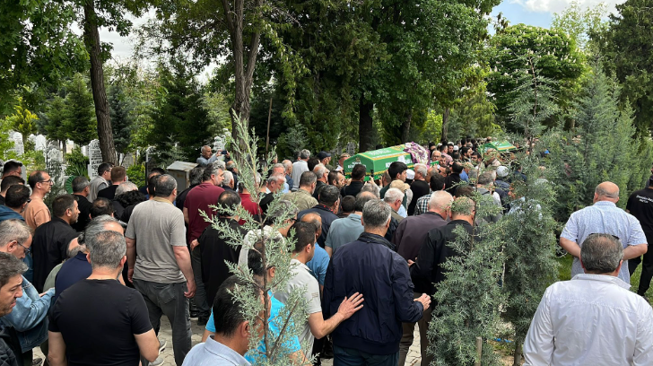 Konya'da çocukları tarafından öldürülen çift bugün toprağa verildi