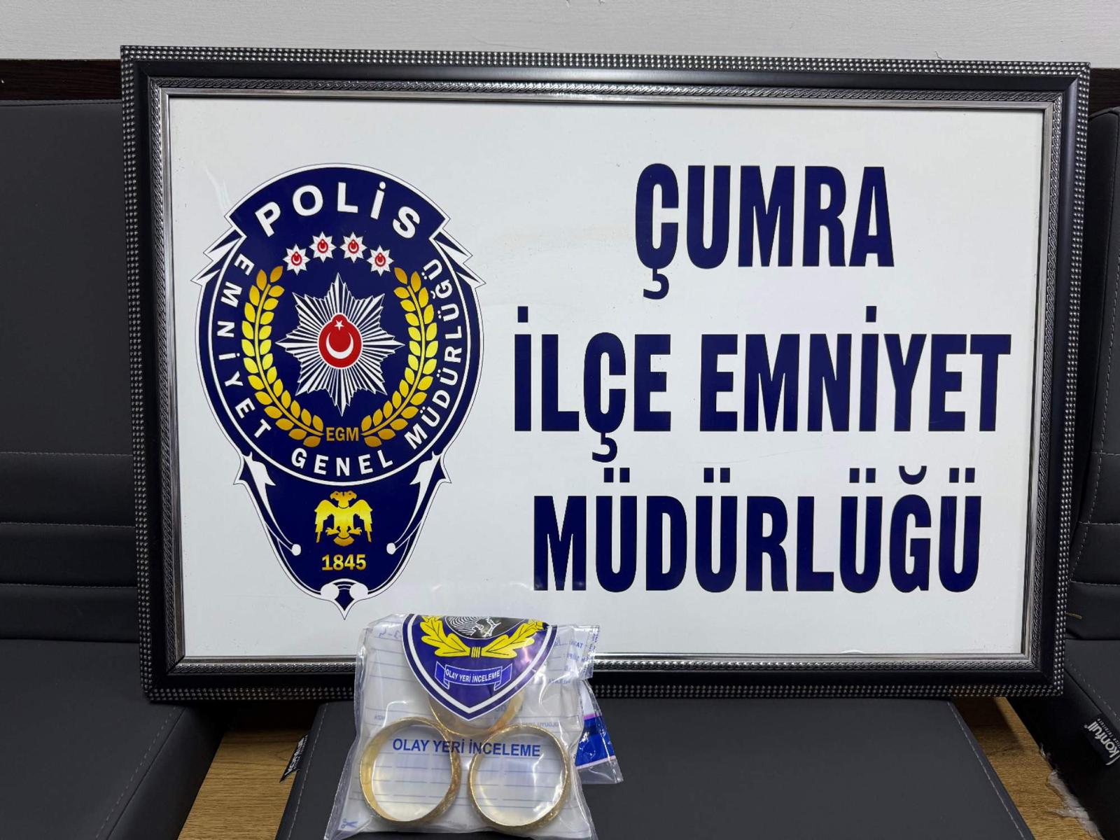 Çumra'da altın ve bağış kutusu hırsızı tutuklandı