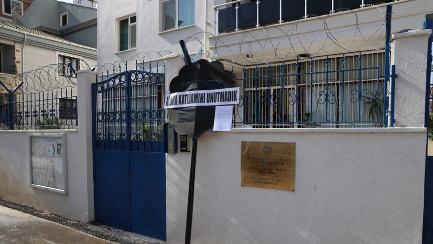 Uzmanlara göre, Yunanistan Mora'da Türklere yaptığı "sistematik katliamlar" ile yüzleşmeli