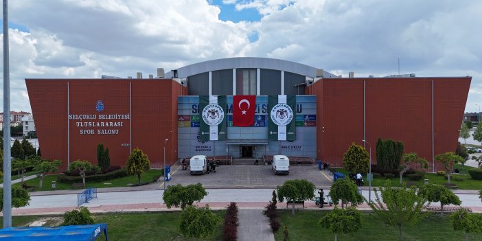 Selçuklu’nun sembol mekanları yeşil beyazla donatıldı  SELÇUKLU MAÇA HAZIR