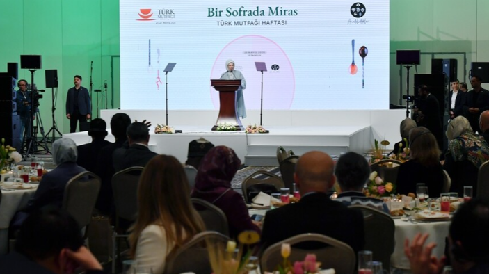 Emine Erdoğan "Bir Sofrada Miras" programına katıldı