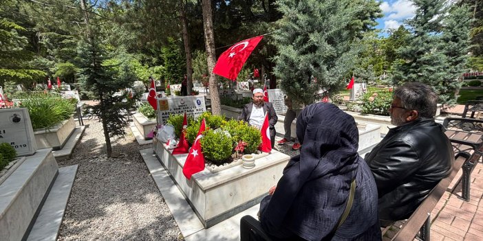 Konya Şehitliği’nde bayram arifesinde hüzünlü ziyaret