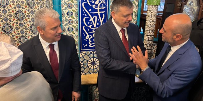 Bakan Çiftçi bayram namazını Konya'da kıldı