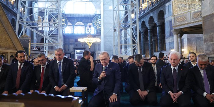 Cumhurbaşkanı Erdoğan Ayasofya'da: "Bu akşam İstanbul bir başka güzel olacak"