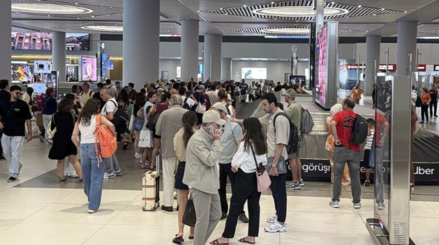 İstanbul Havalimanı'nda yarın günlük yolcu ve uçuş rekoru beklentisi