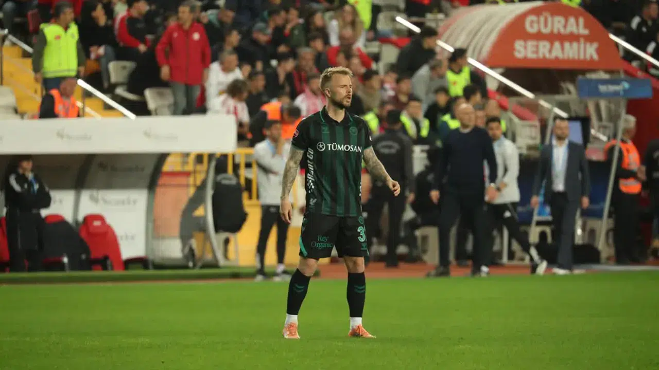 Norveçli futbolcu Sander Svendsen, Konyaspor taraftarına teşekkür etti