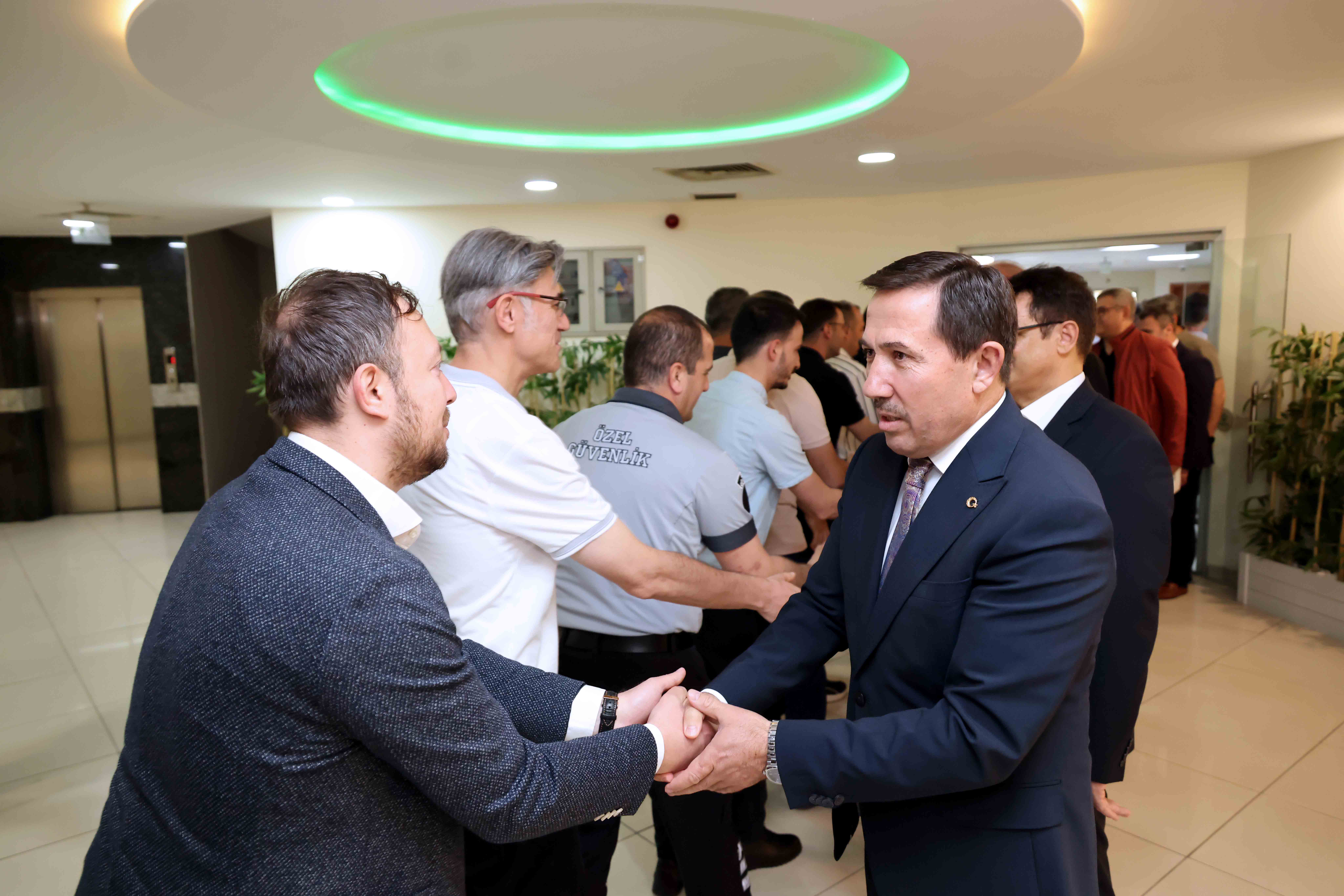 Başkan Hasan Kılca, mesai arkadaşlarıyla bayramlaştı