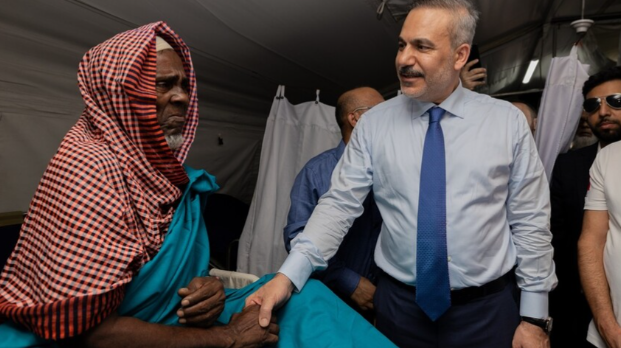 Bakan Fidan, Bangladeş'in Cox's Bazar'daki mülteci kamplarını ziyaret etti