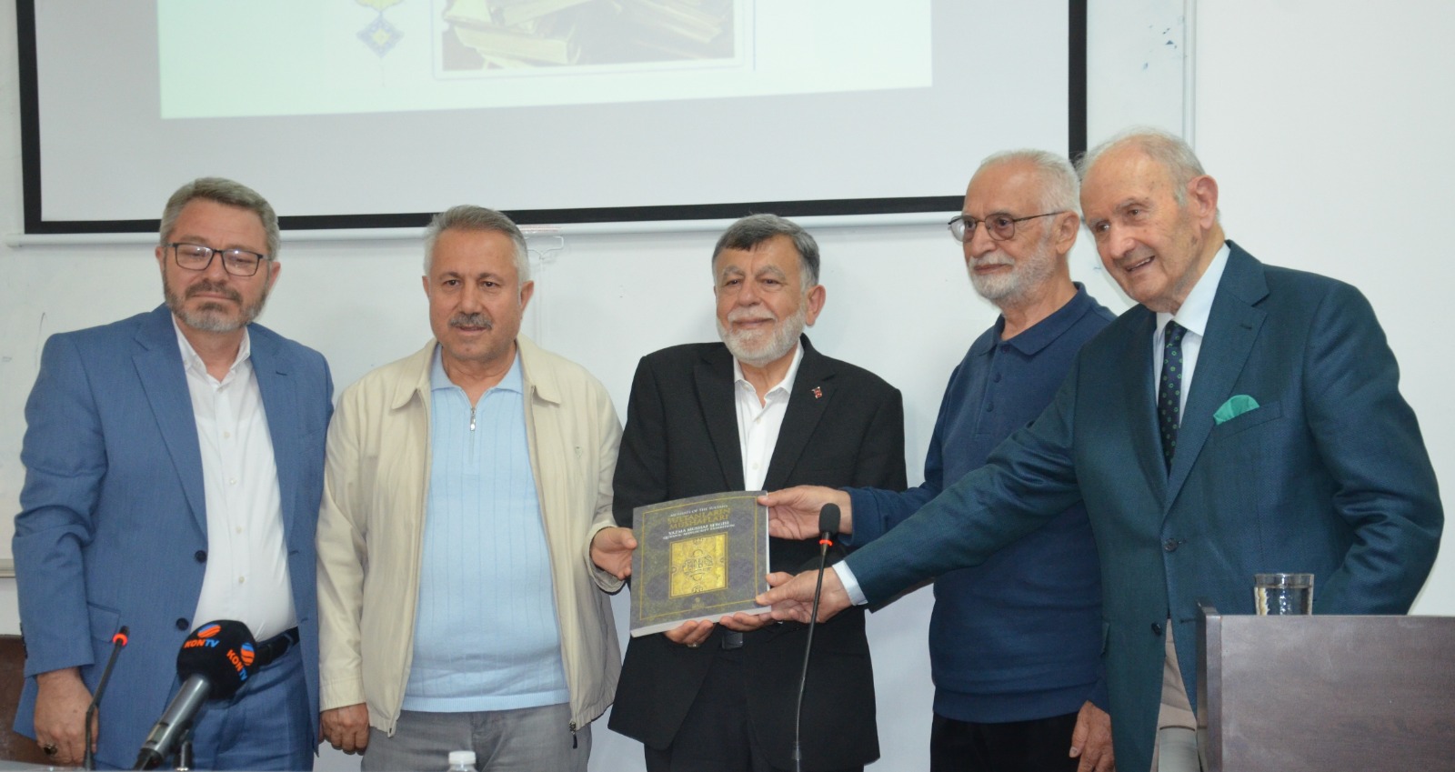 Yazma eserlerin izinde bir ömür: Bekir Şahin’den kültür diplomasisi dersi