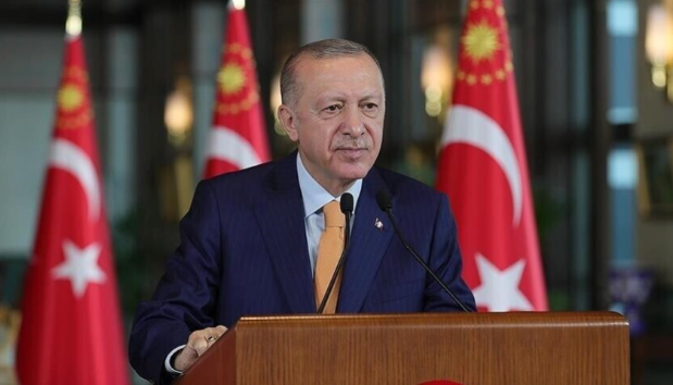Cumhurbaşkanı Erdoğan'dan Aziz Yıldırım'a tebrik telefonu