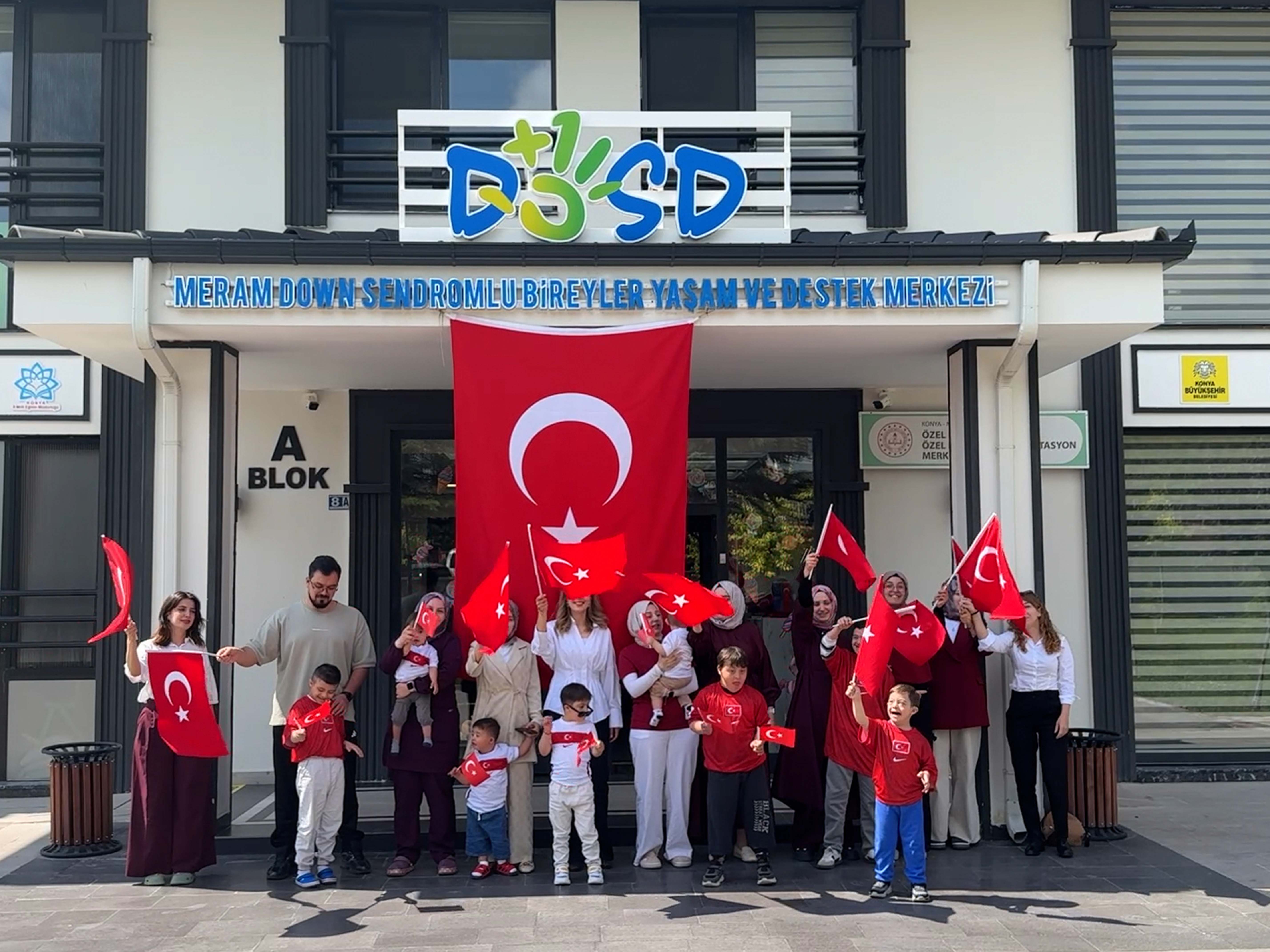 DOSD Meram'ın özel yüreklerinden Milli Takım'a anlamlı destek