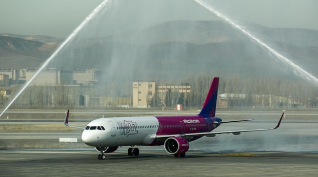 Düşük bütçeli hava yolu şirketi Wizz Air'in karında sert düşüş