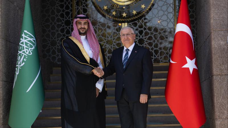 Bakan Güler, Suudi Arabistanlı mevkidaşı Selman ile görüştü