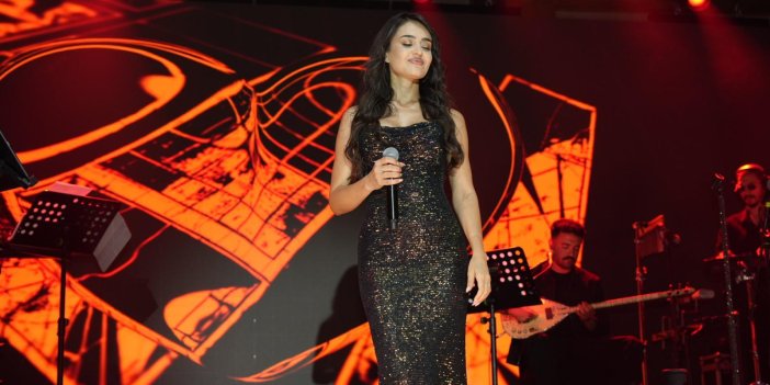 Elif Buse Doğan Konya'da sahne aldı