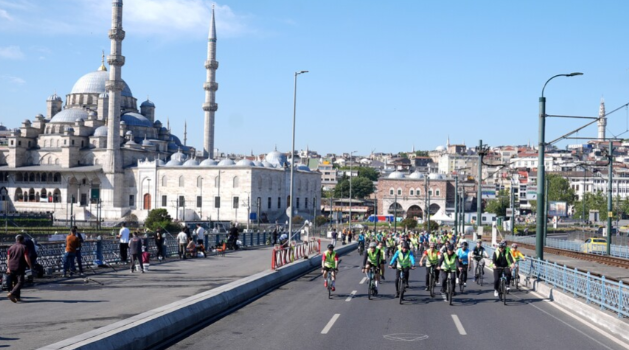 İstanbul'da 3 ilçede bazı yollar yarın trafiğe kapatılacak