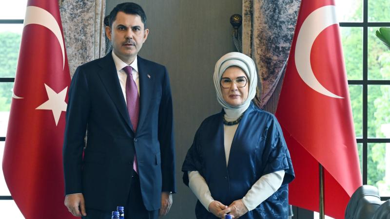 Emine Erdoğan, Bakan Murat Kurum ile görüştü
