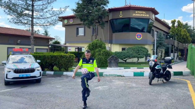İçişleri Bakanlığından A Milli Futbol Takımı'na destek klibi