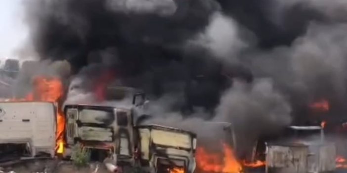 Konya'da hurdalar bir anda tutuştu! Ekipler anında müdahale etti