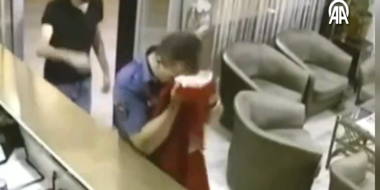 Konya'da polisin bayrak hassasiyeti takdir topladı