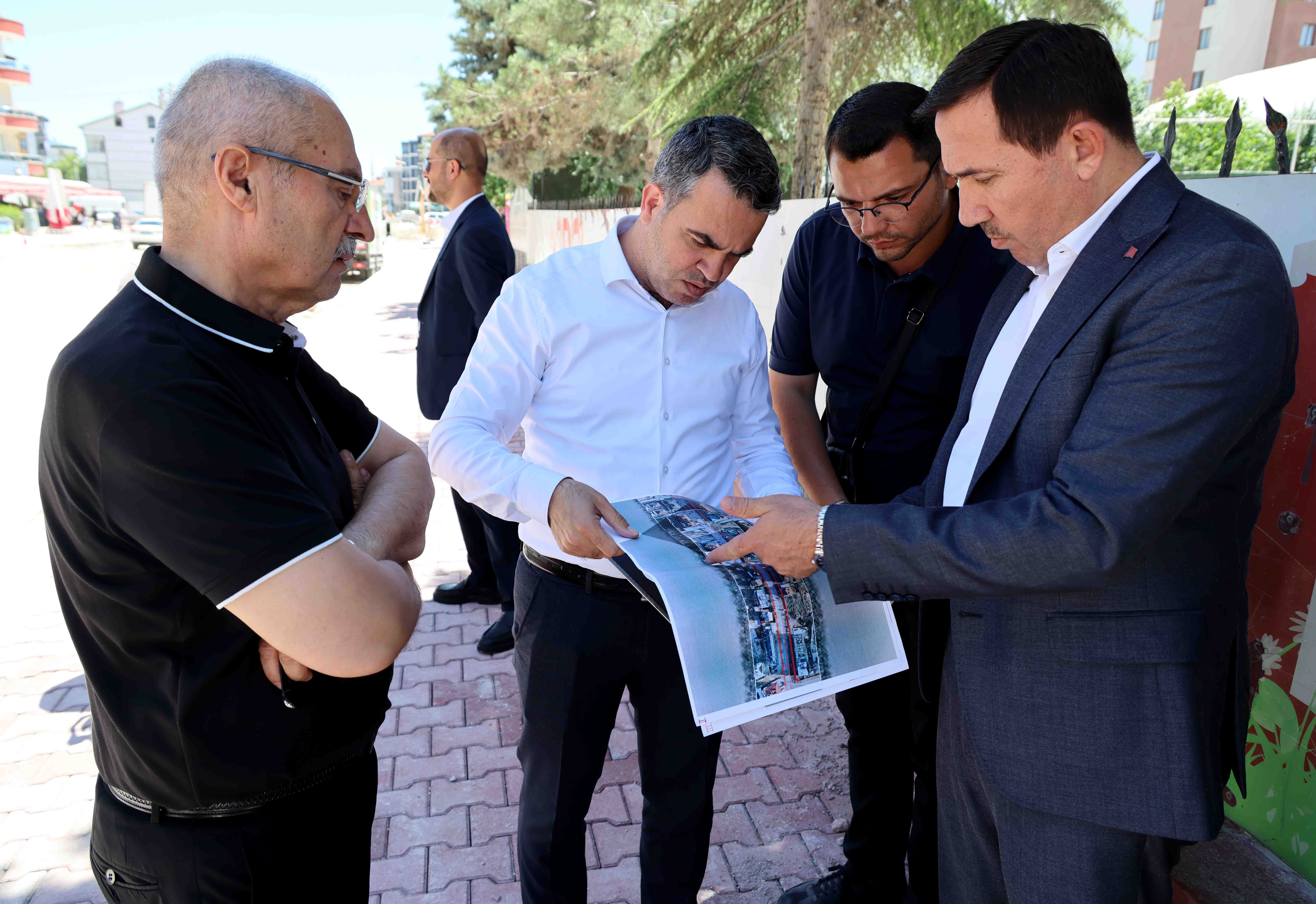 Küçükkumköprü Caddesinde altyapı çalışmaları sürüyor