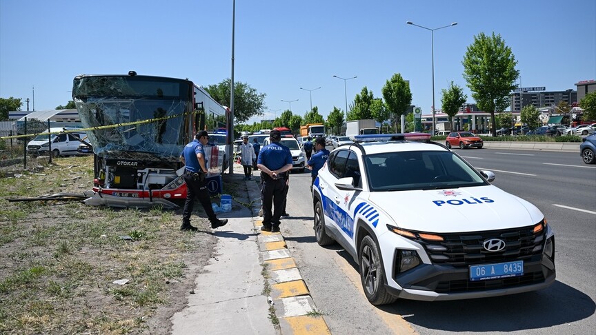 Başkentte EGO otobüsü ile ticari aracın karıştığı kazada 1 kişi hayatını kaybetti, 9 kişi yaralandı