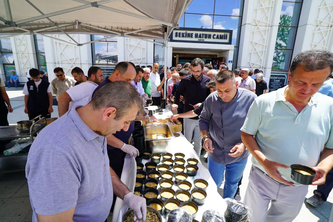 Meram Belediyesi'nden Muharrem ayında aşure ikramı