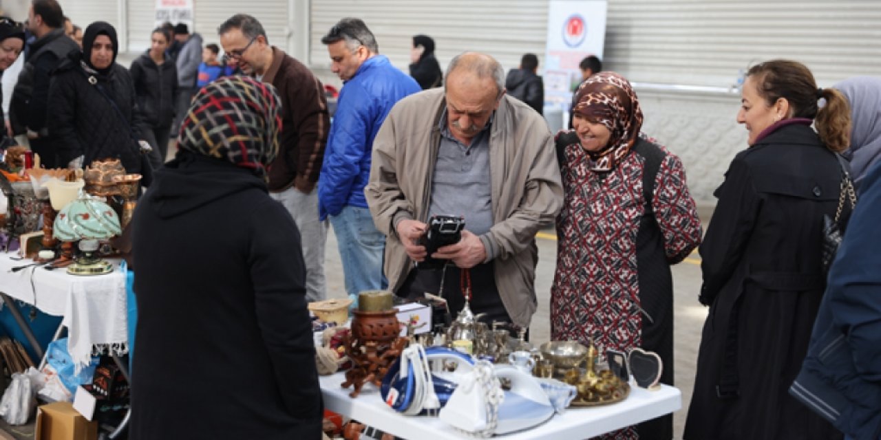 Selçuklu’da ‘2. El Pazarı’ yoğun ilgi görüyor