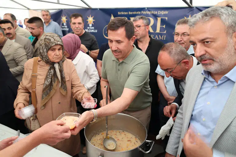 Başkan Kılca vatandaşlarla aşure ikramında buluştu