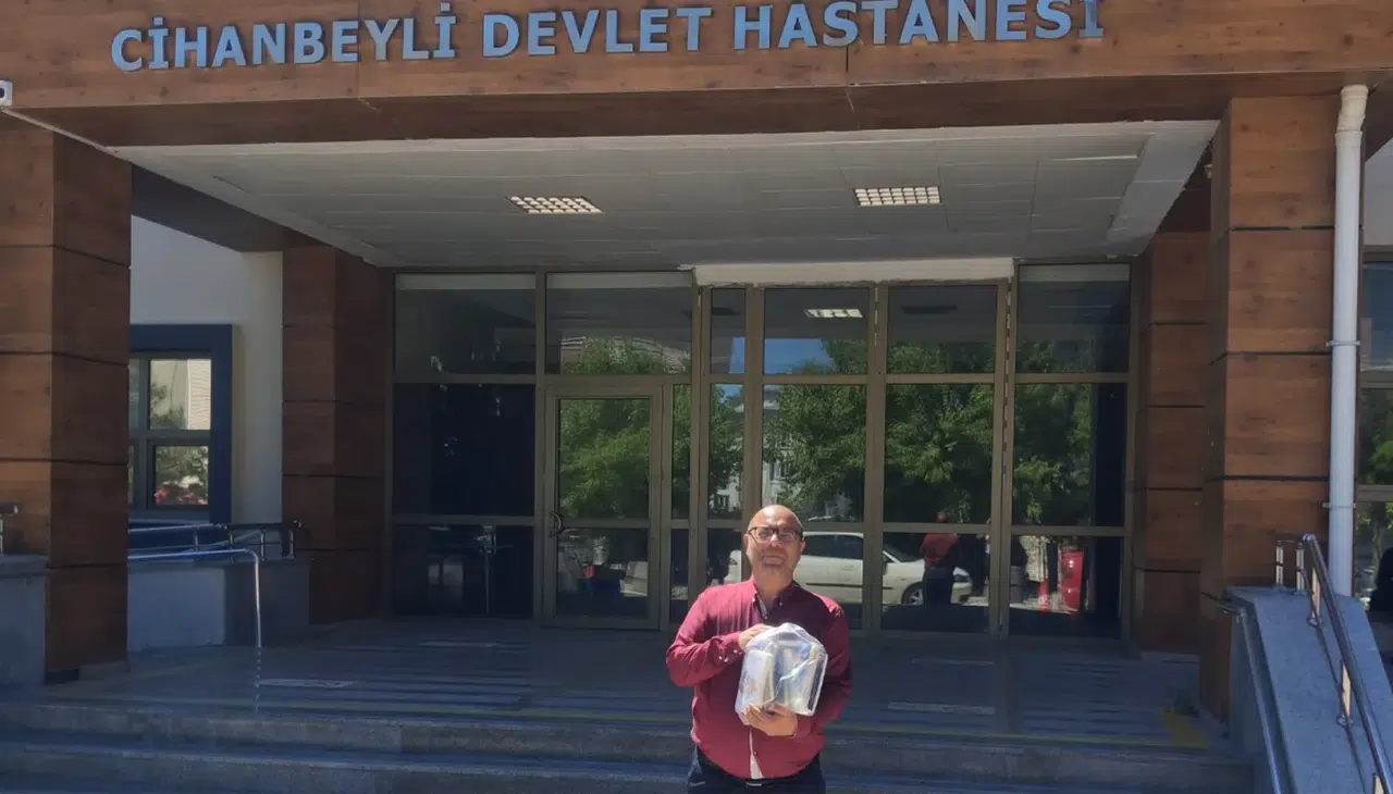 Konya'da öğretmenden hastalara moral dolu ziyaret