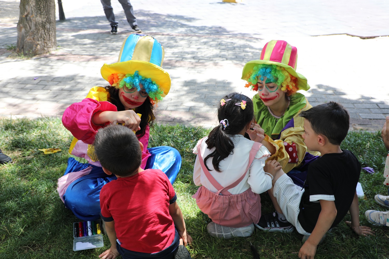 Koruyucu aileler ve çocuklar Karatay Belediyesi ile unutulmaz bir gün geçirdi