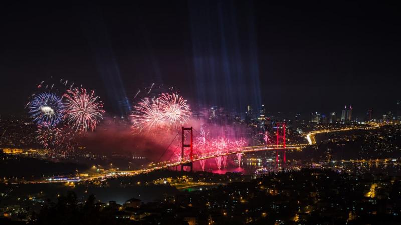 İstanbul'da havai fişek ve meşale kullanımı yasaklandı