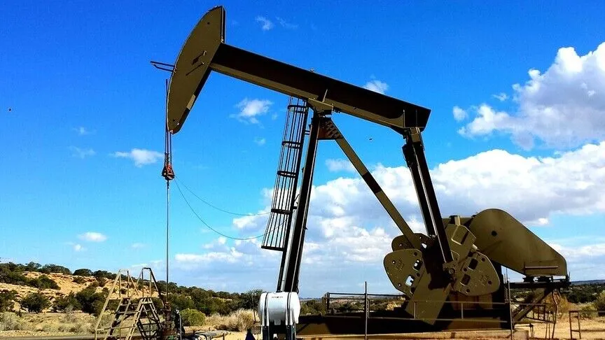 ABD/İsrail-İran savaşında 126 doları aşan Brent ilk yarıyı zirvesinin yüzde 42 altında kapattı