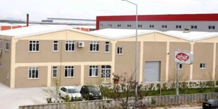 10 okulun bahçesine halı saha kazandırıld