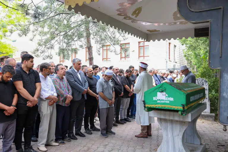 Konya'nın hayırsever ismi son yolculuğuna uğurlandı! Başkan Pekyatırmacı da katıldı