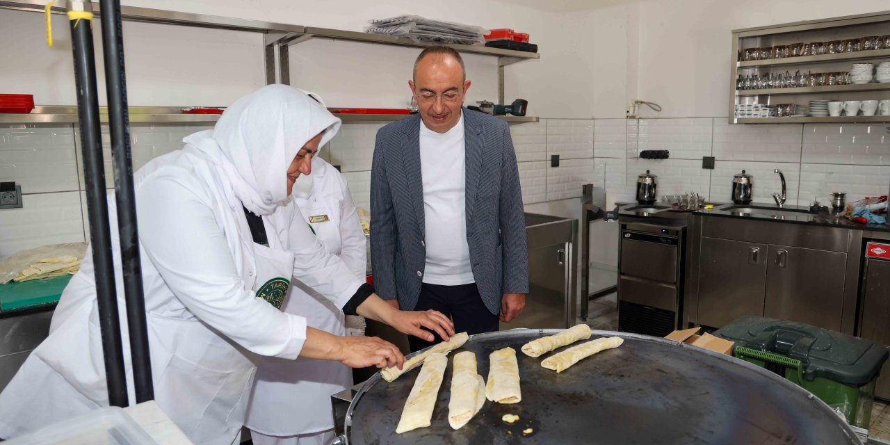 Tarihi Meram Çay Bahçesi açıldı