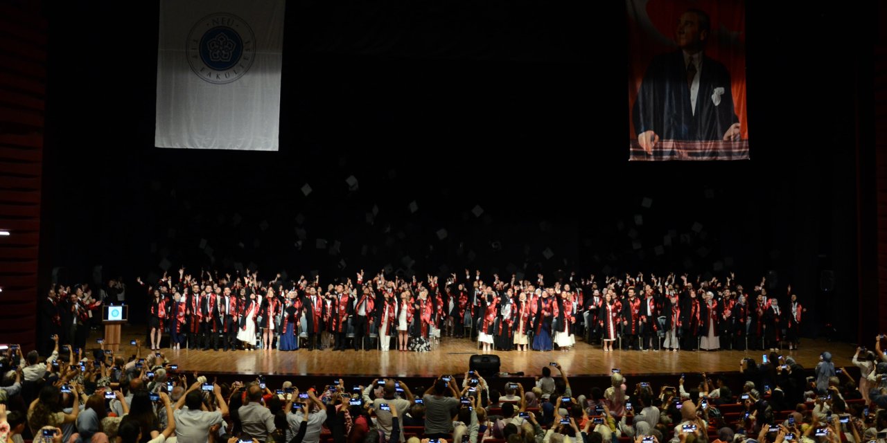 NEÜ Tıp Fakültesinde mezuniyet heyecanı