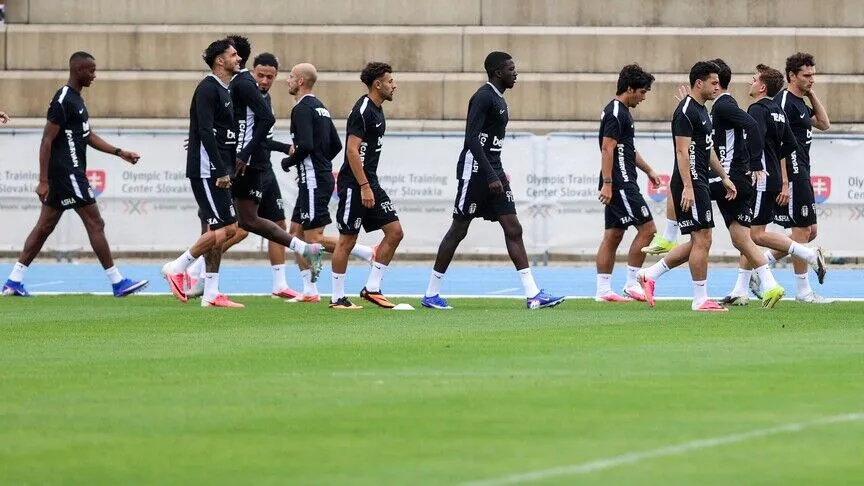 Beşiktaş, Slovakya kampına yarın iki hazırlık maçıyla devam edecek