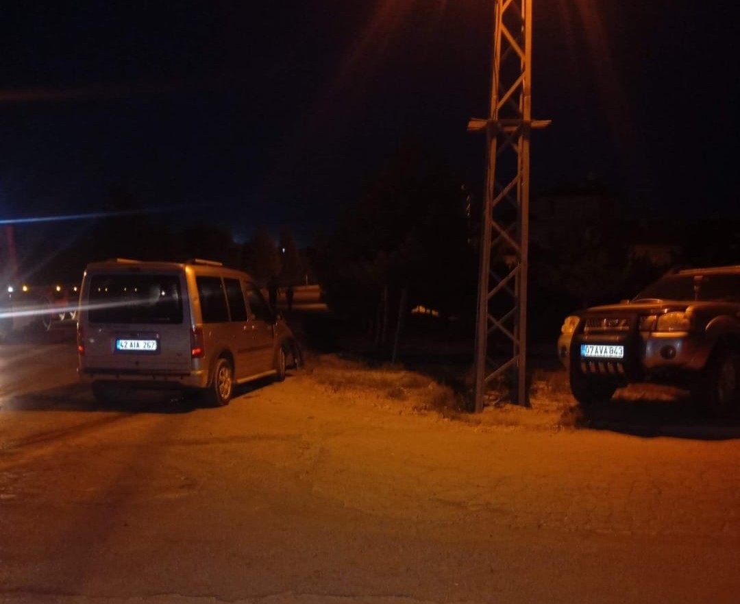 Konya'da Kamyonetler çarpıştı: 2 yaralı