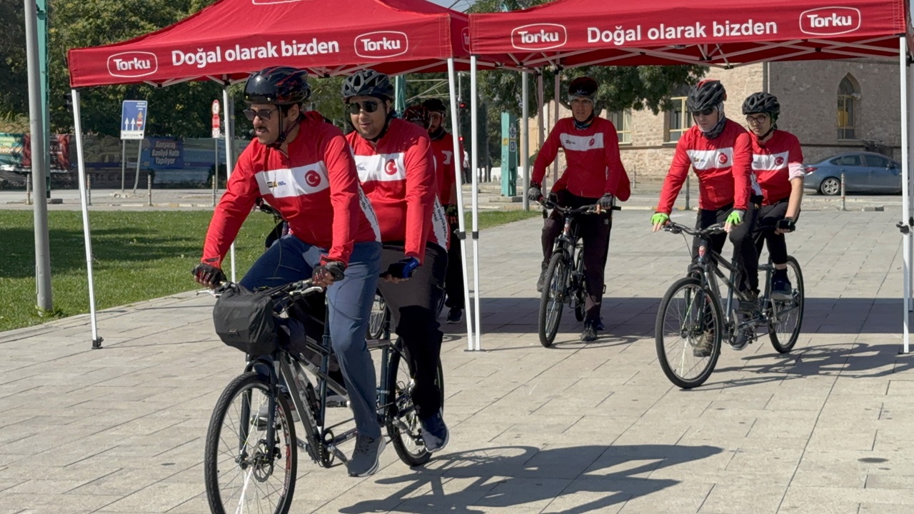 Görme engelli sporcular 15 Temmuz için Konya'dan Ankara'ya yola çıktı
