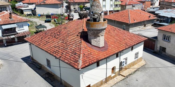 Konya'daki 661 yıllık cami ahşap işçiliğiyle dikkati çekiyor