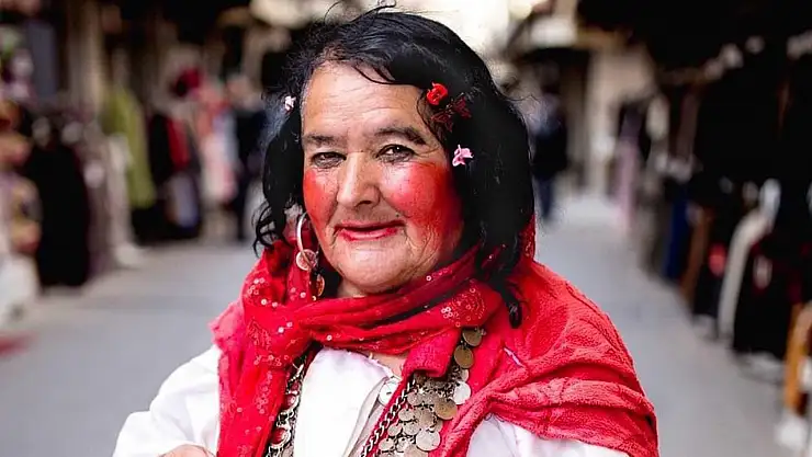 Konya'nın "Kırmızılı Kadın"ı hayatını kaybetti